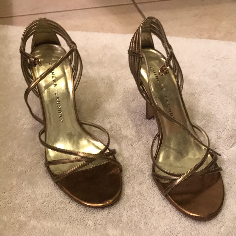 Gold heels. Size 6. Chinese laundry